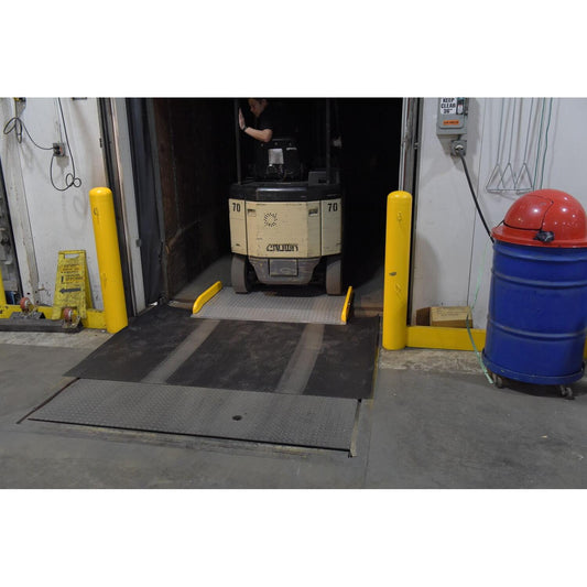 Aluminum Truck Dockboards with Steel Safety Curbs