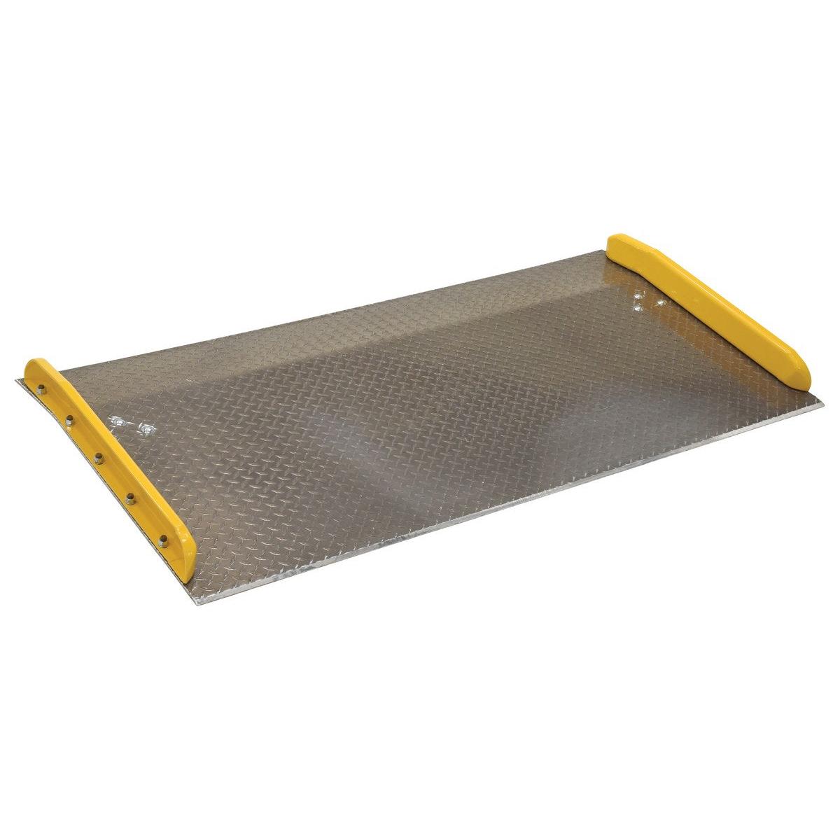 Aluminum Truck Dockboards with Steel Safety Curbs